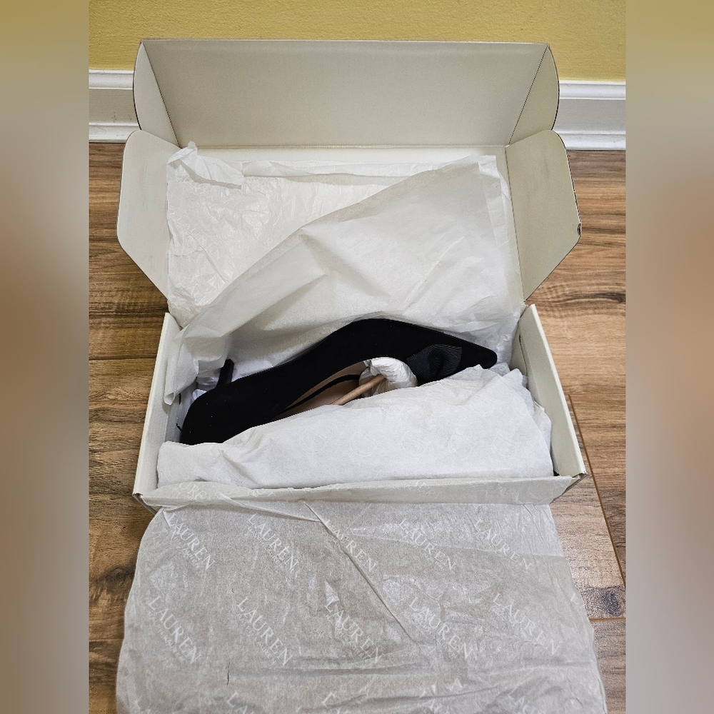 Lauren Ralph Lauren Adrienne Bow-Trim Suede Pump - Picture 11 of 13